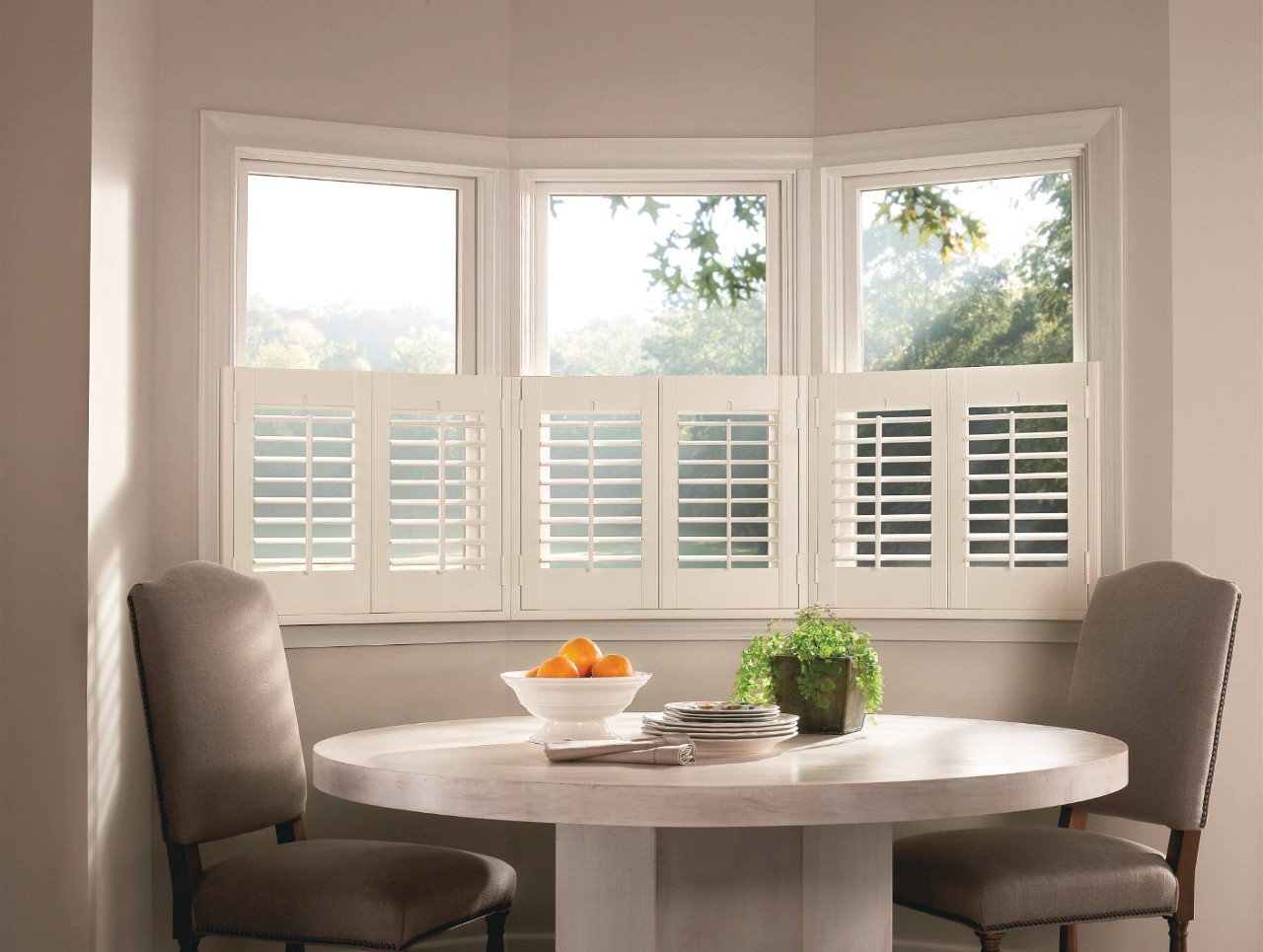Café style shutters in a kitchen nook near Anaheim, CA